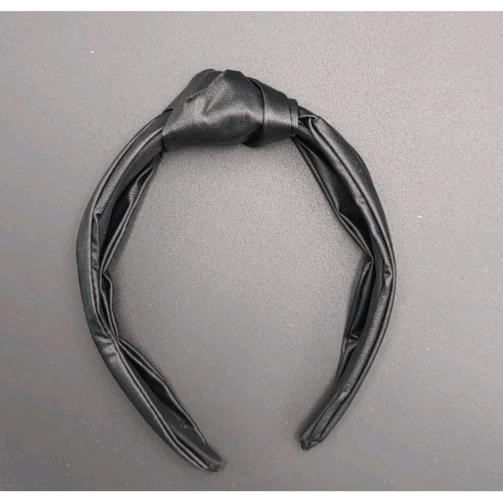 Cat & Jack Girls 3+ knot Headband black